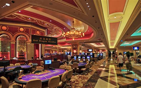Доход казино в Макао снизился в августе на 95%
